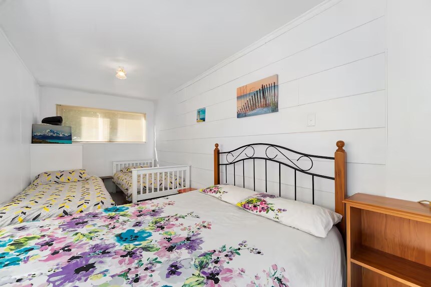 Duerme con una cama tamaño queen x1 y x2 camas individuales