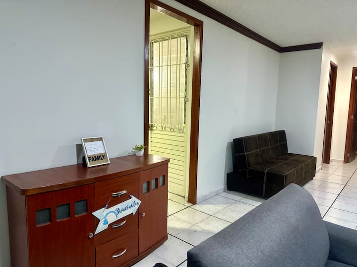 Casa Bonita Con Cochera - Uruapan