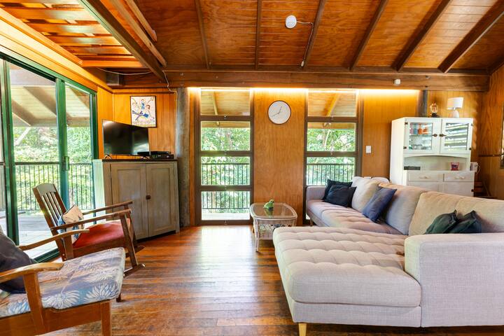 Treetops By The Sea - Mission Beach
