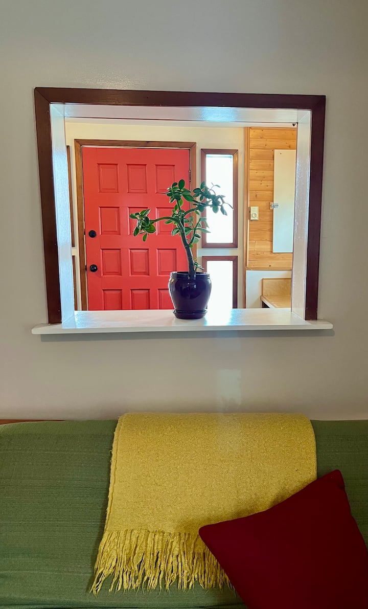 Private Funky Studio In The Heart Of Tofino! - Tofino