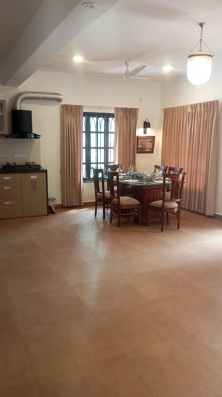 Dining area 1 image 3