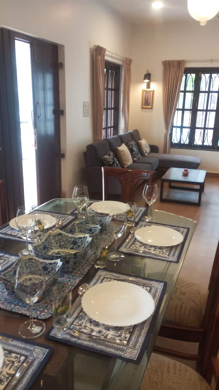 Dining area 1 image 2