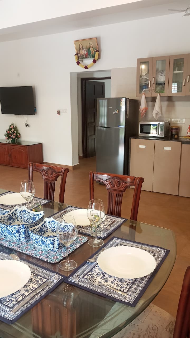 Dining area 1 image 1