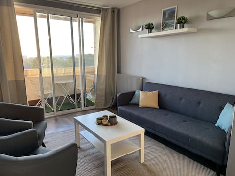 Top Airbnb: Close to the Carmes, incredible view of Toulouse! in Toulouse