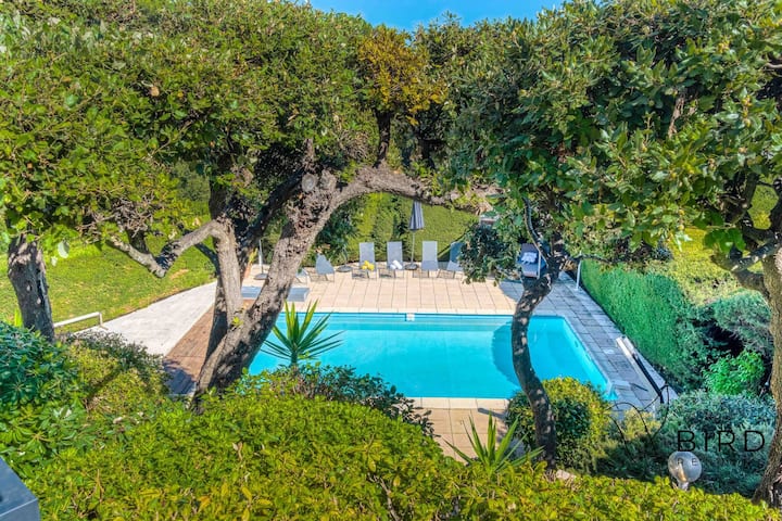 Bien-être Assuré Avec Piscine Et Sauna - Biot