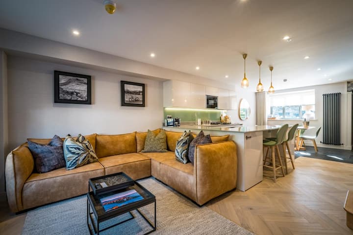Hollybush Barn At The Heaning Estate, Sleeps 6 - Windermere