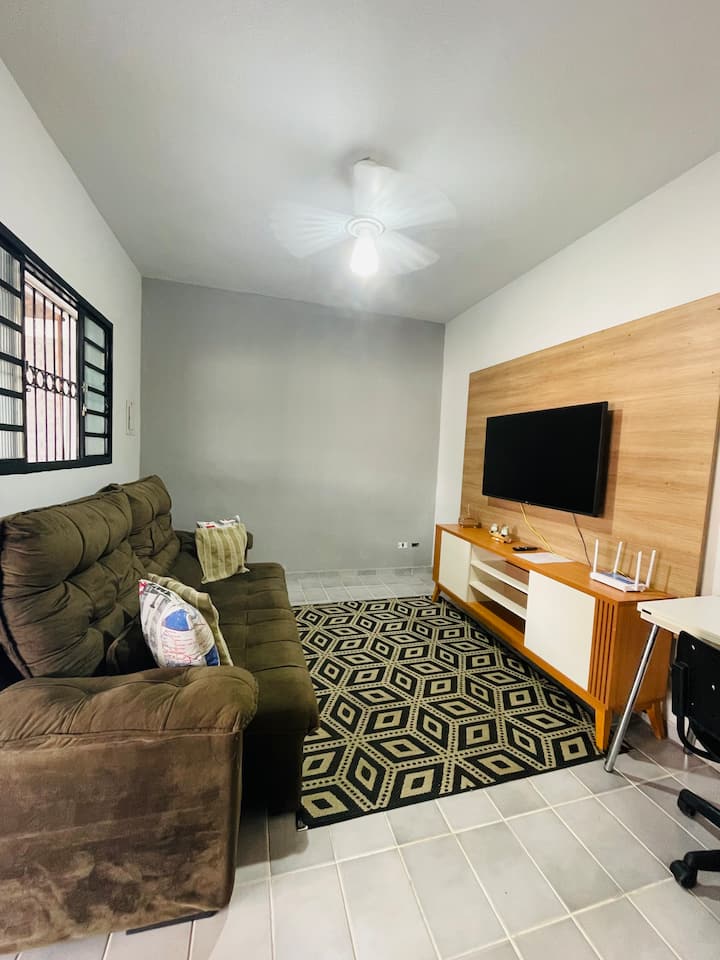 Casa á 500m Da Praia 2 Dorms Com Ar Condicionado. - Ubatuba