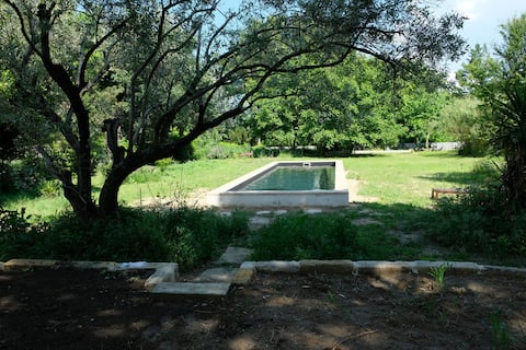 Charming outbuilding in a Provencal farmhouse