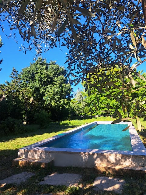 Charming outbuilding in a Provencal farmhouse