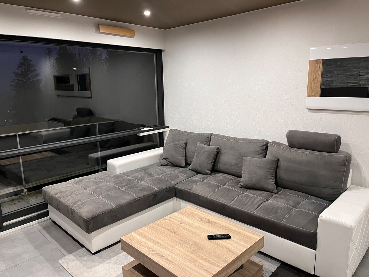 Popular Airbnb listing: Superb apartment at the foot of the slopes in Métabief