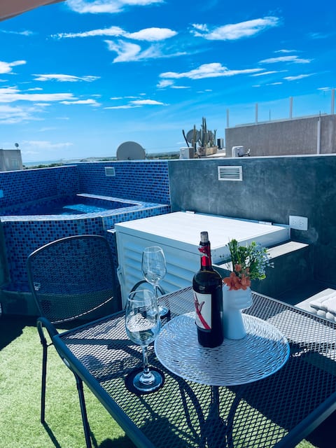 Luxury Townhouse • Private Rooftop • 360° Views