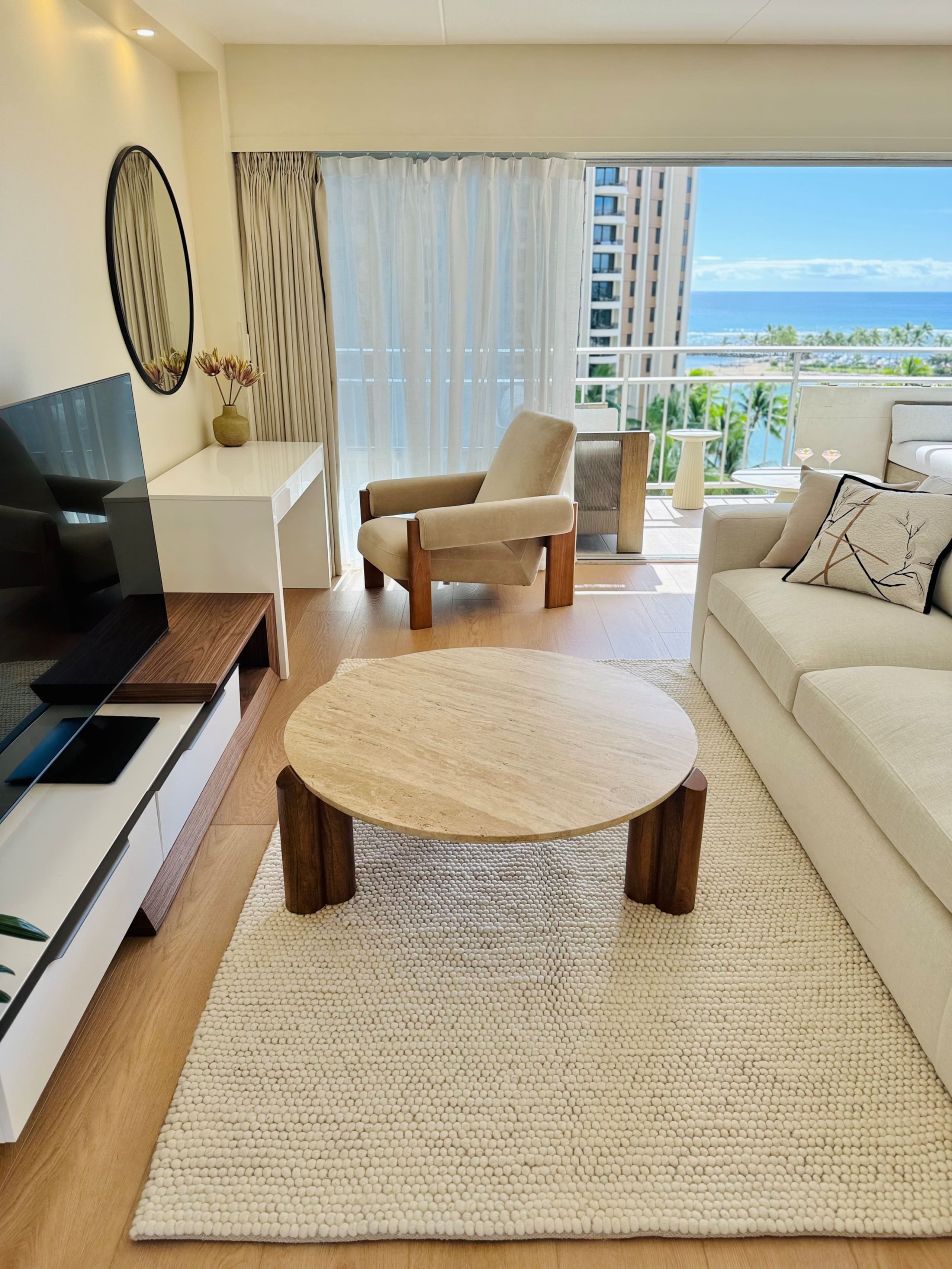 Condo in Honolulu · ★4.92 · 1 bedroom · 2 beds · 1 private bath - Image 8