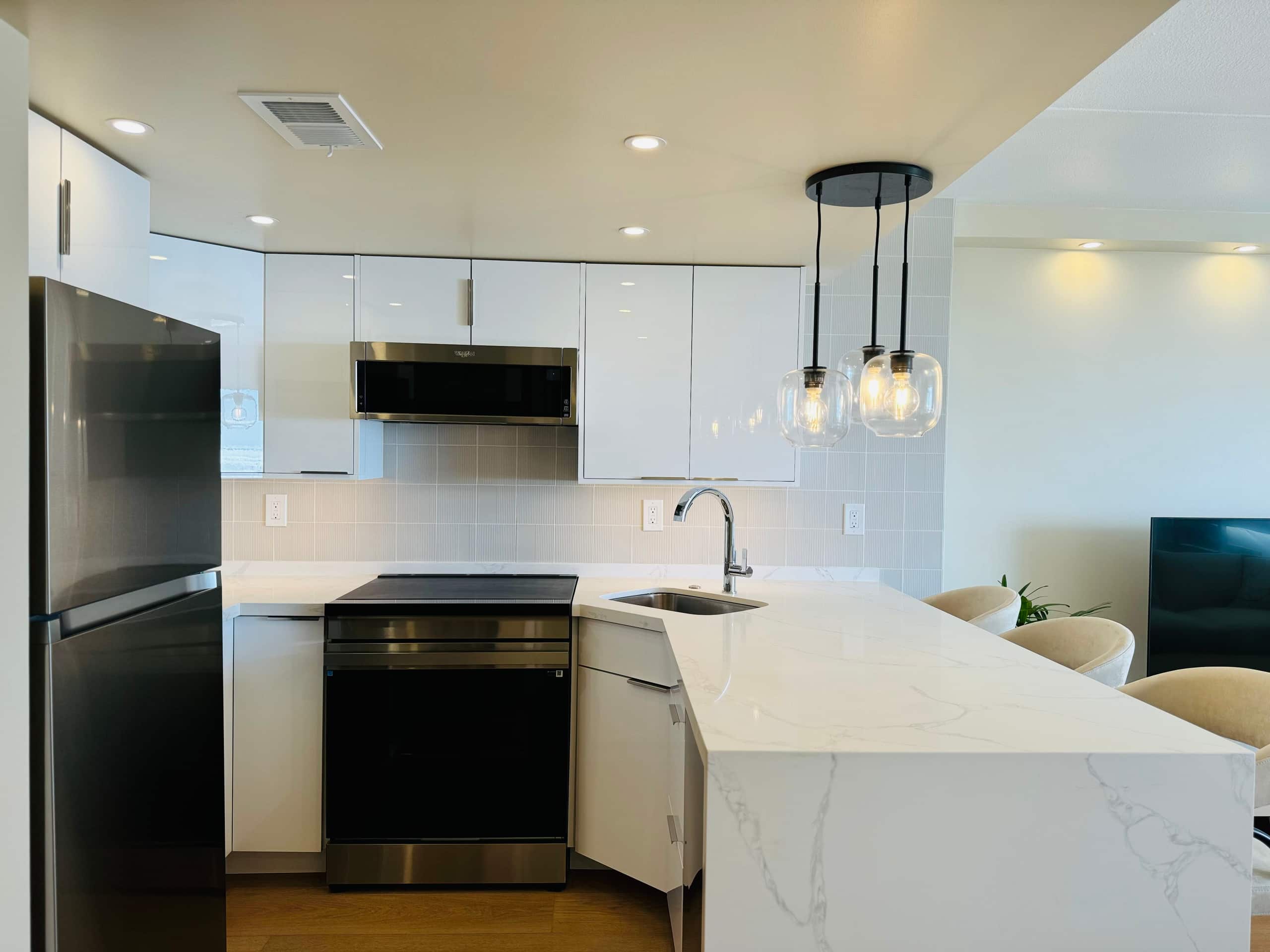 Condo in Honolulu · ★4.92 · 1 bedroom · 2 beds · 1 private bath - Image 35