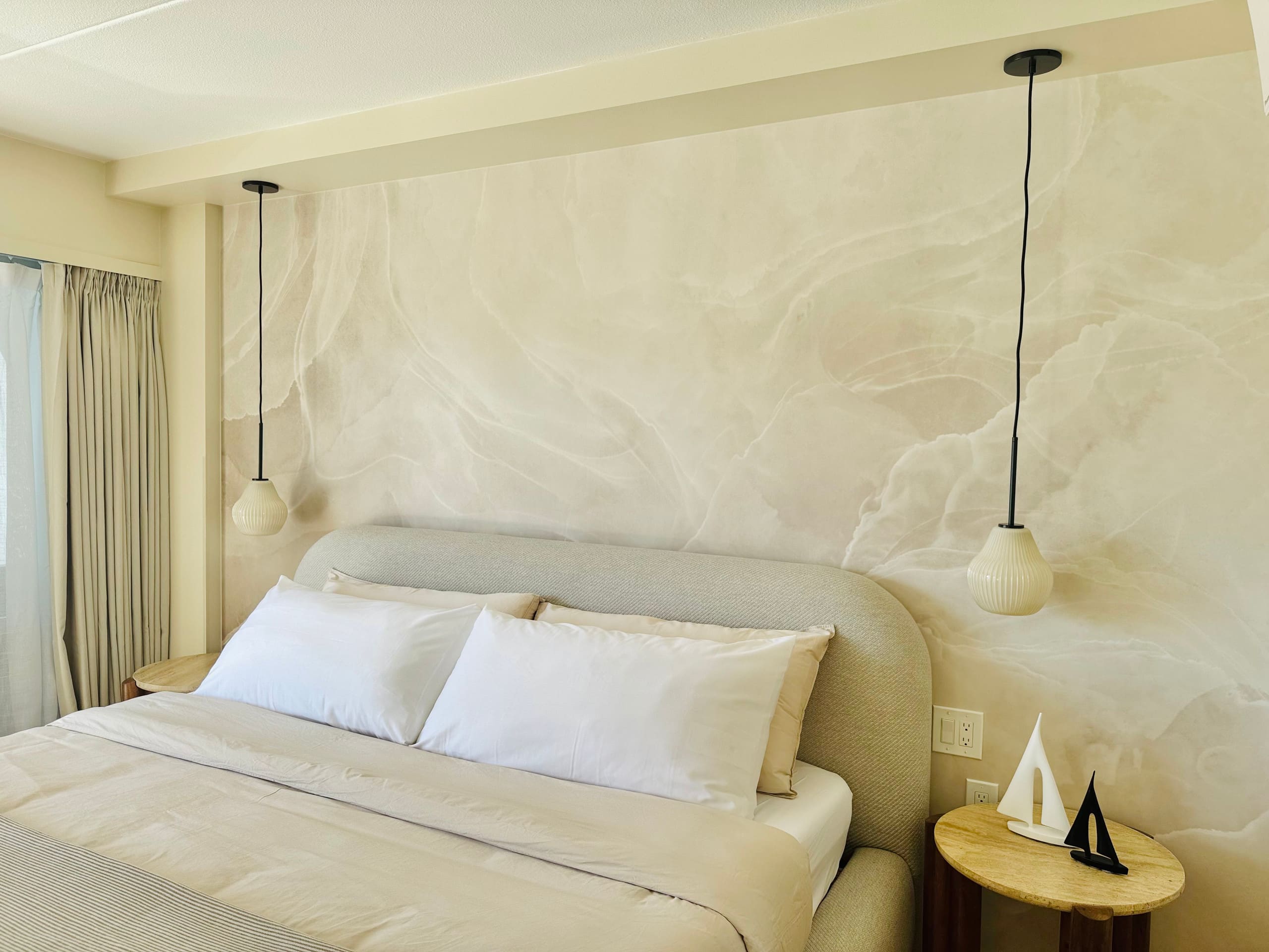 Condo in Honolulu · ★4.92 · 1 bedroom · 2 beds · 1 private bath - Image 25