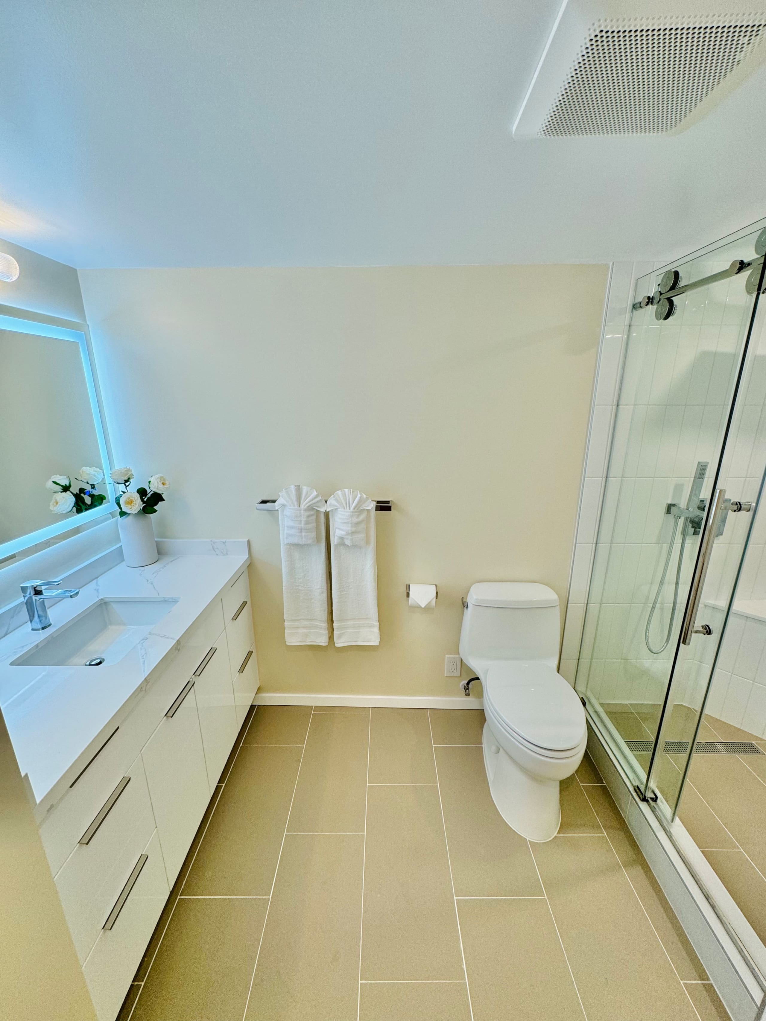 Condo in Honolulu · ★4.92 · 1 bedroom · 2 beds · 1 private bath - Image 44