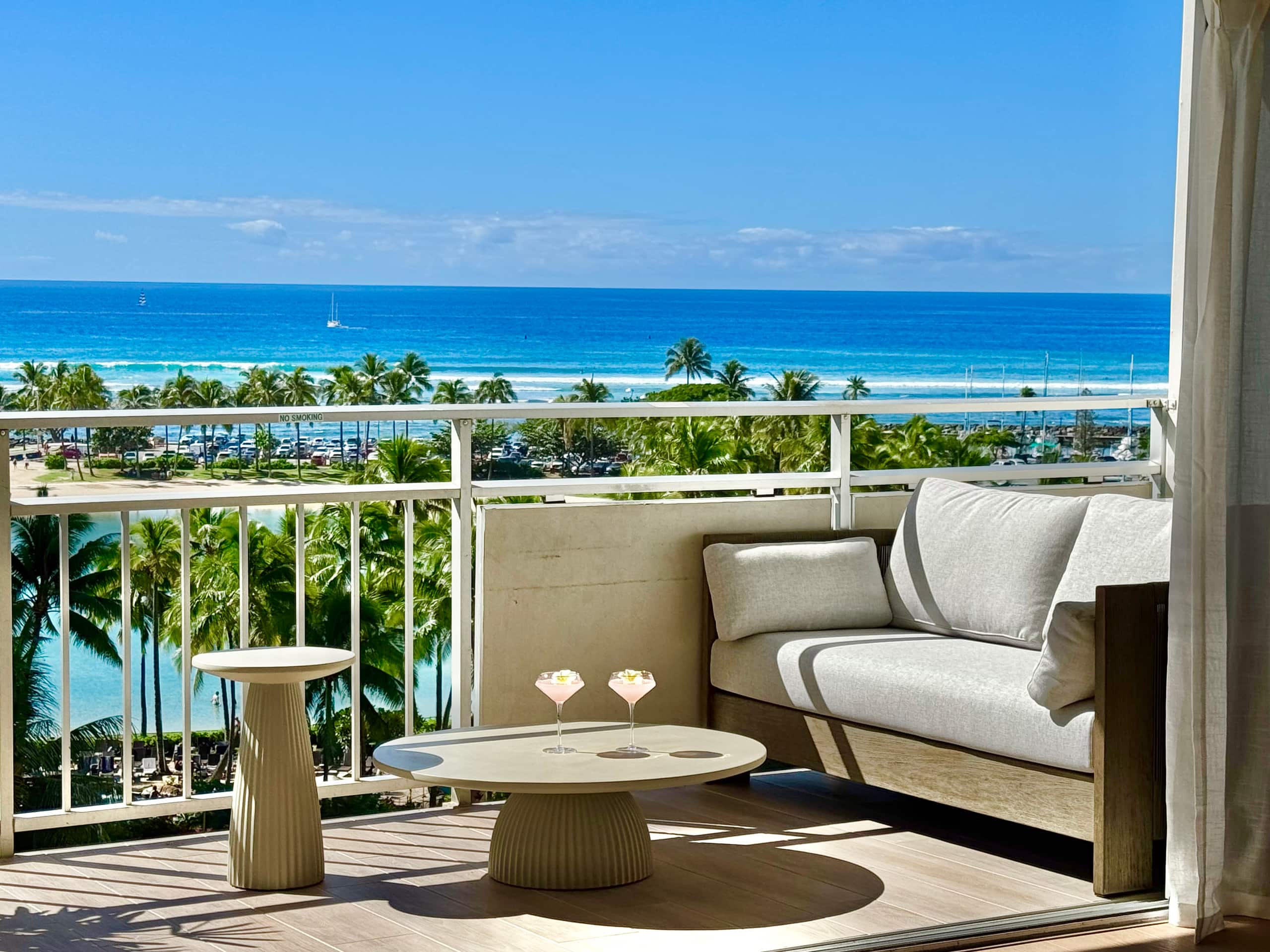 Condo in Honolulu · ★4.92 · 1 bedroom · 2 beds · 1 private bath - Image 2
