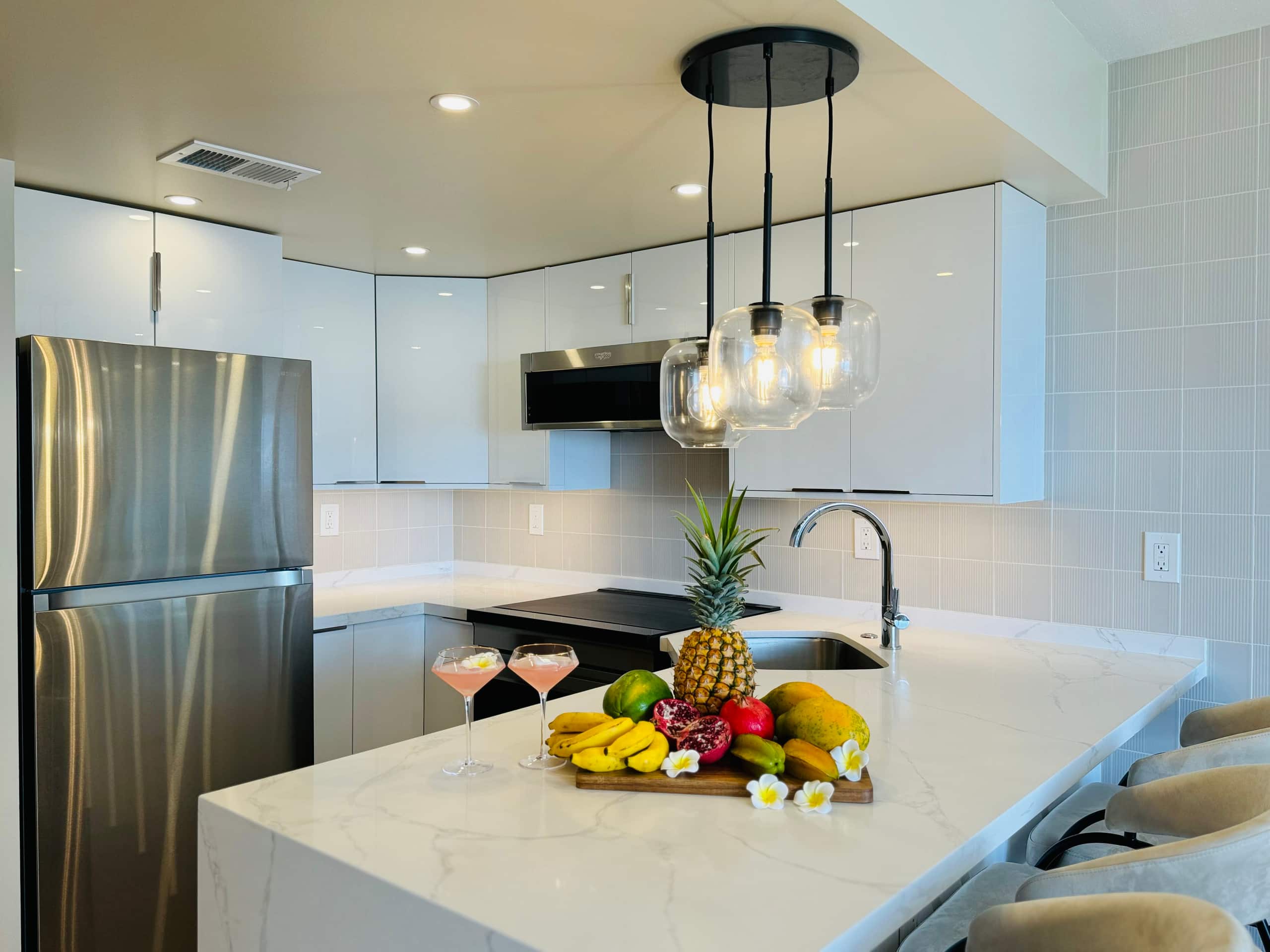 Condo in Honolulu · ★4.92 · 1 bedroom · 2 beds · 1 private bath - Image 31
