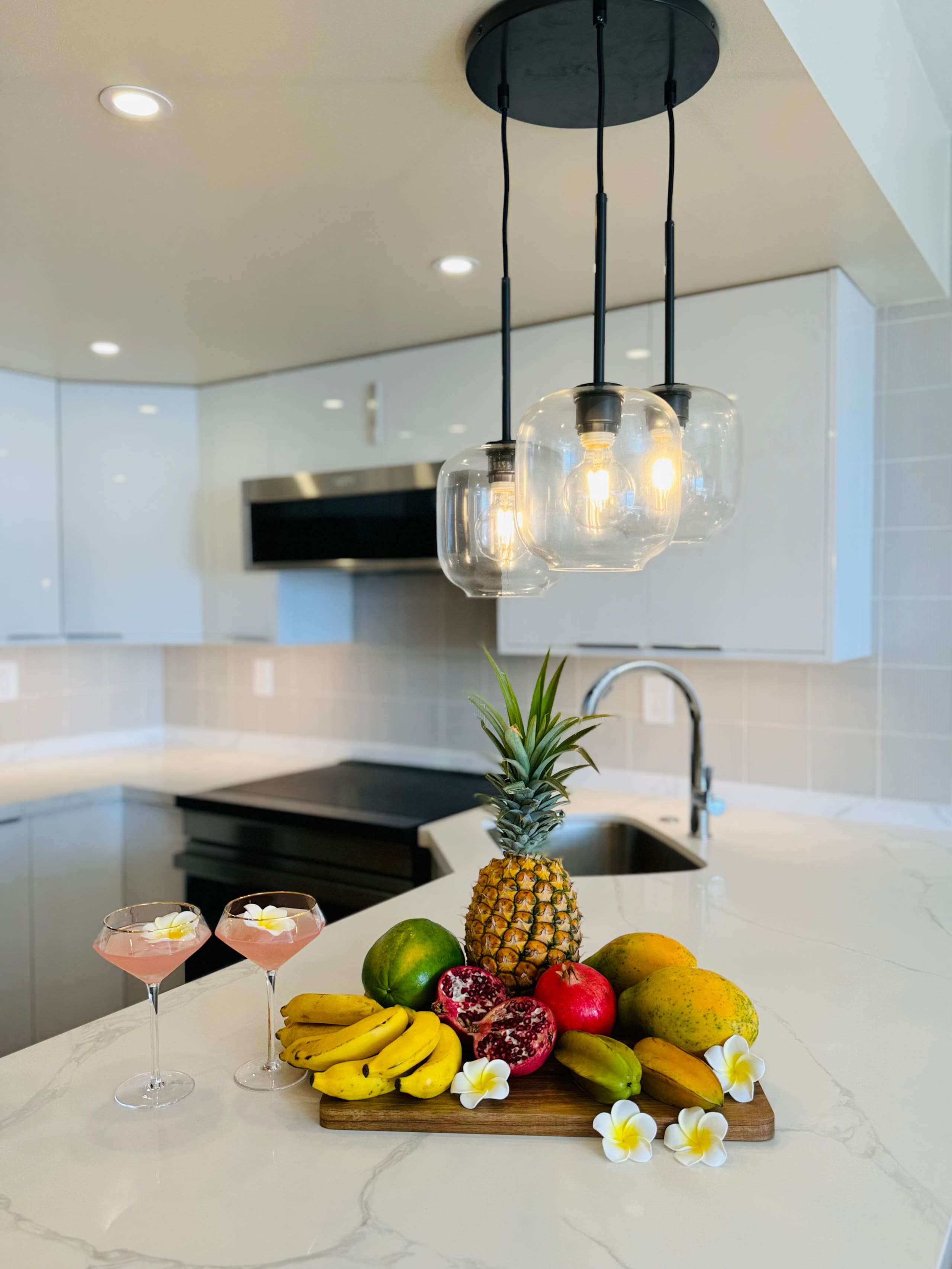 Condo in Honolulu · ★4.92 · 1 bedroom · 2 beds · 1 private bath - Image 30
