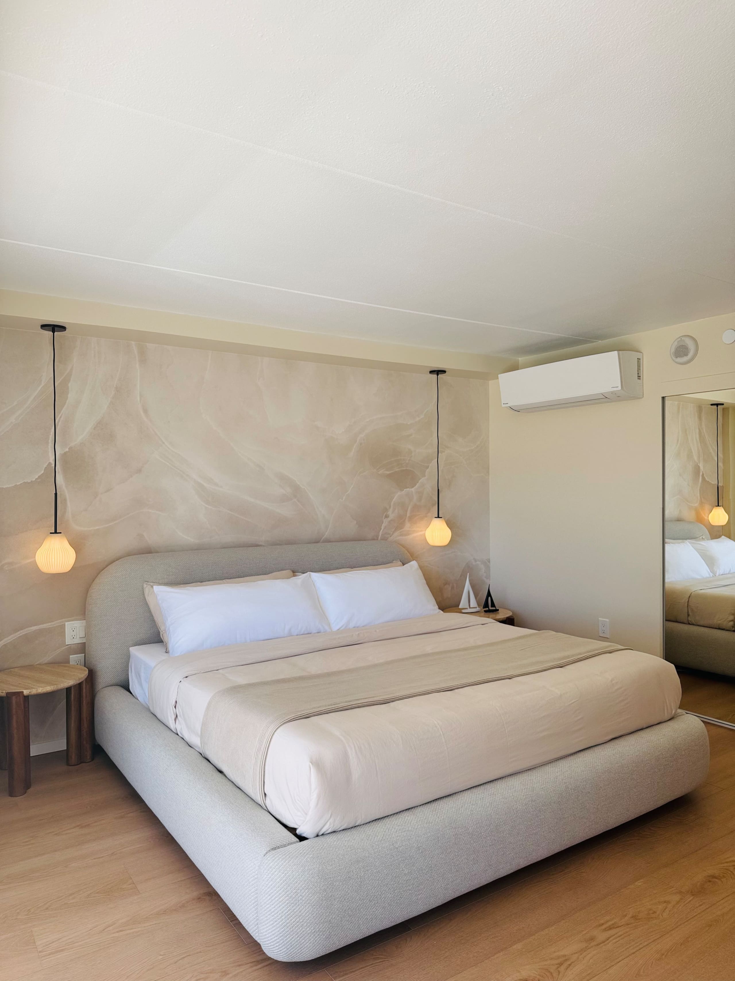 Condo in Honolulu · ★4.92 · 1 bedroom · 2 beds · 1 private bath - Image 27
