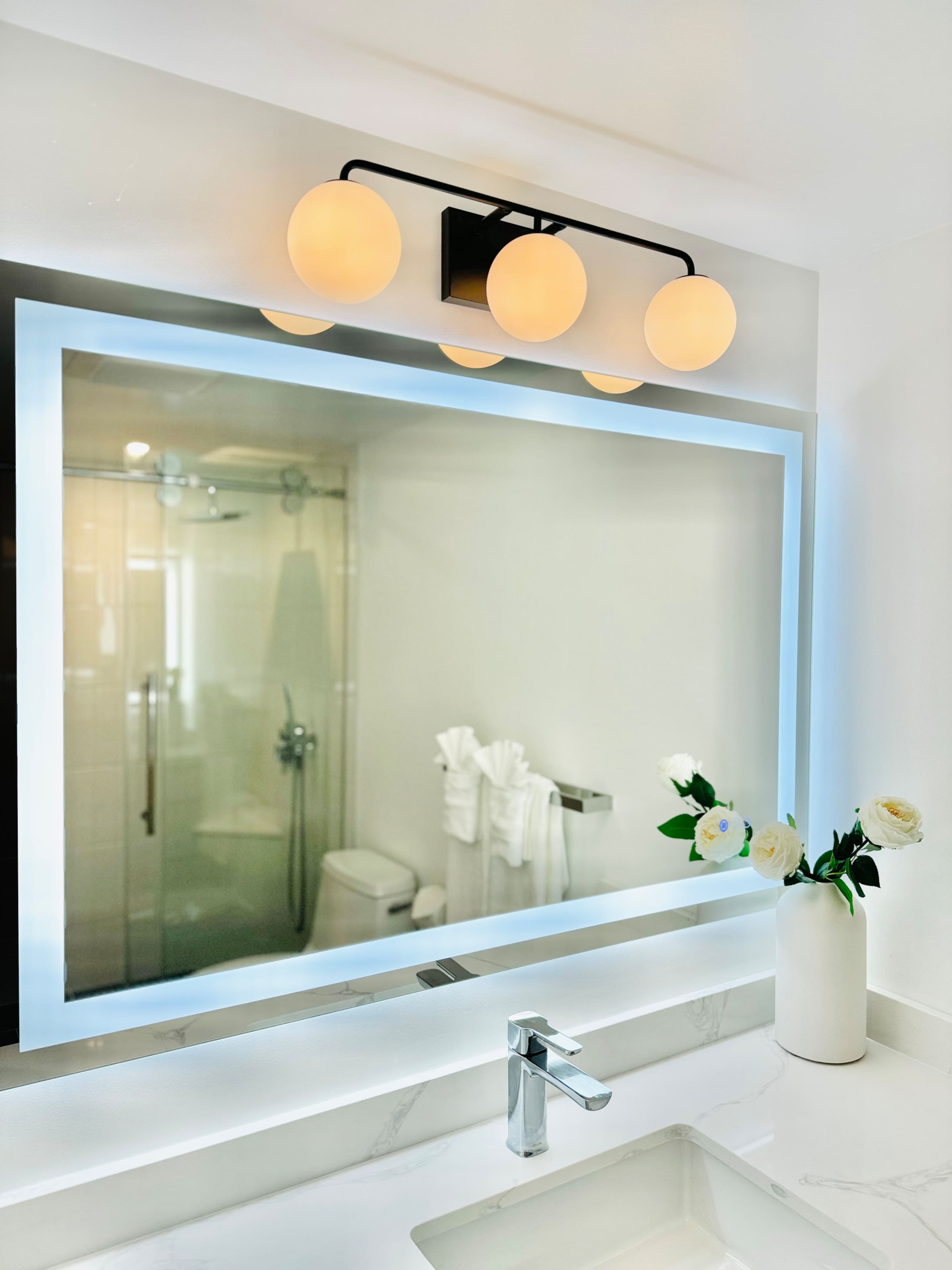 Condo in Honolulu · ★4.98 · 1 bedroom · 2 beds · 1 private bath - Image 29