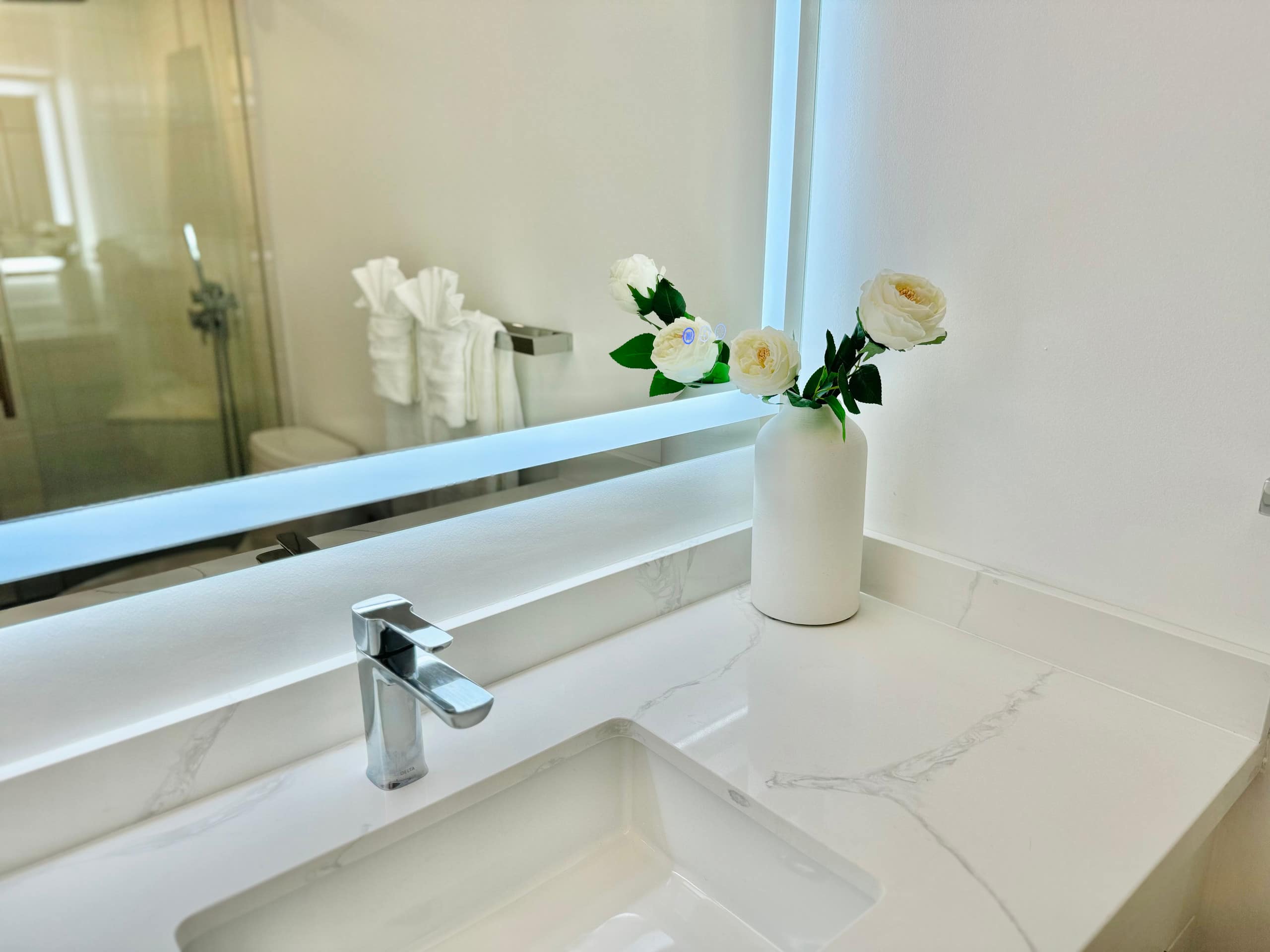 Condo in Honolulu · ★4.98 · 1 bedroom · 2 beds · 1 private bath - Image 28