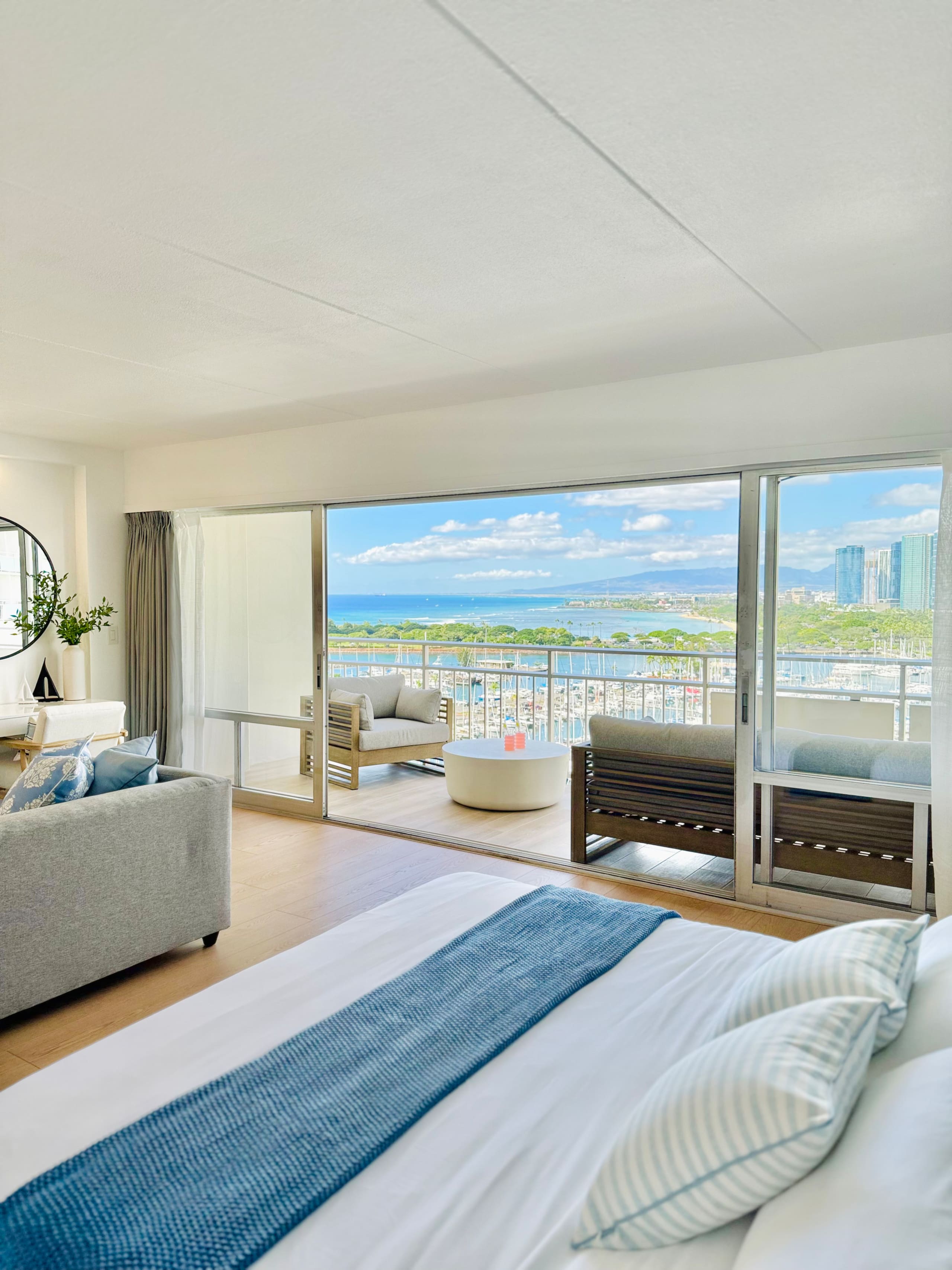 Condo in Honolulu · ★4.98 · 1 bedroom · 2 beds · 1 private bath - Image 1