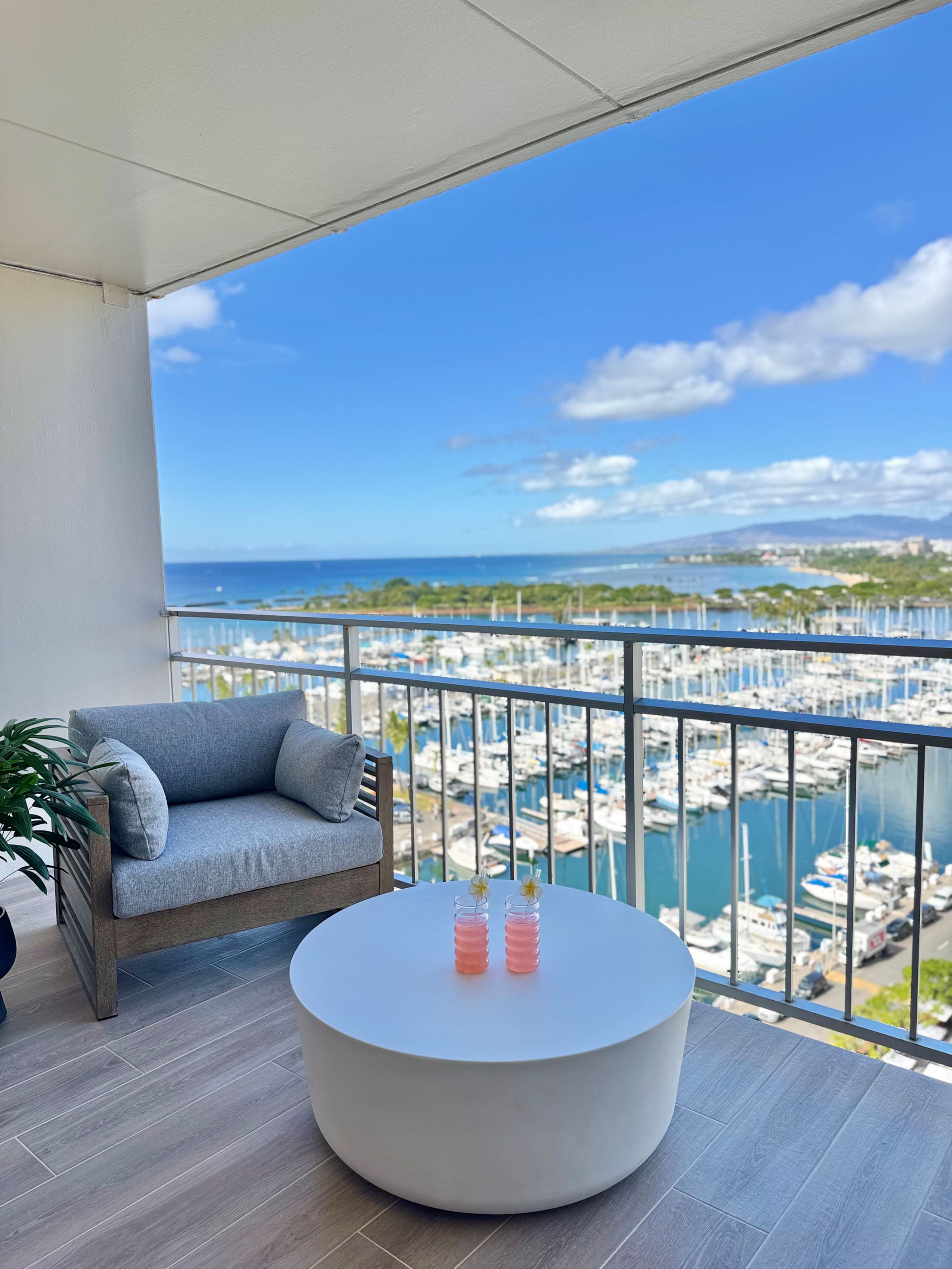 Condo in Honolulu · ★4.98 · 1 bedroom · 2 beds · 1 private bath - Image 5