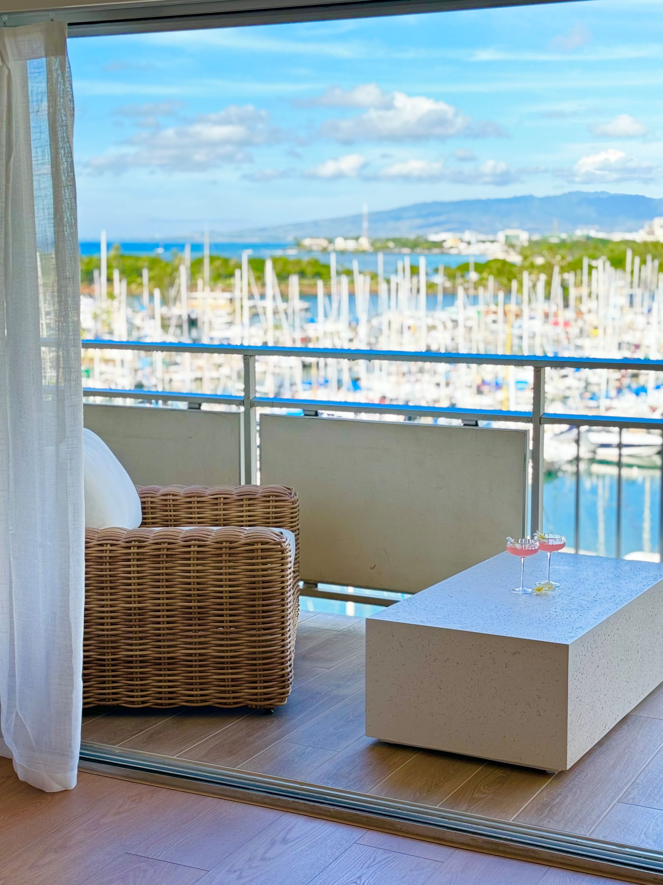 Condo in Honolulu · ★4.93 · 1 bedroom · 2 beds · 1 private bath - Image 9