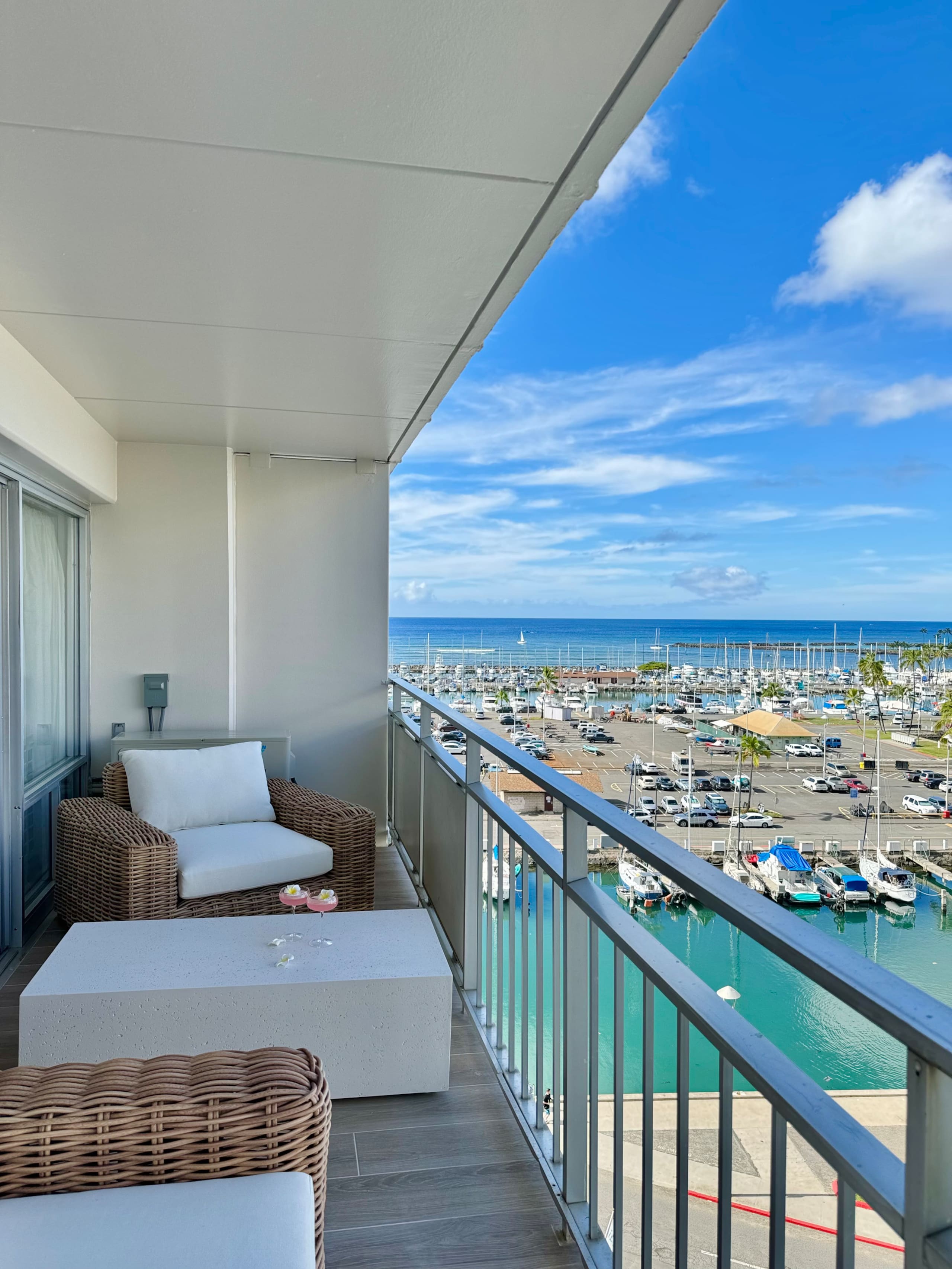 Condo in Honolulu · ★4.93 · 1 bedroom · 2 beds · 1 private bath - Image 7
