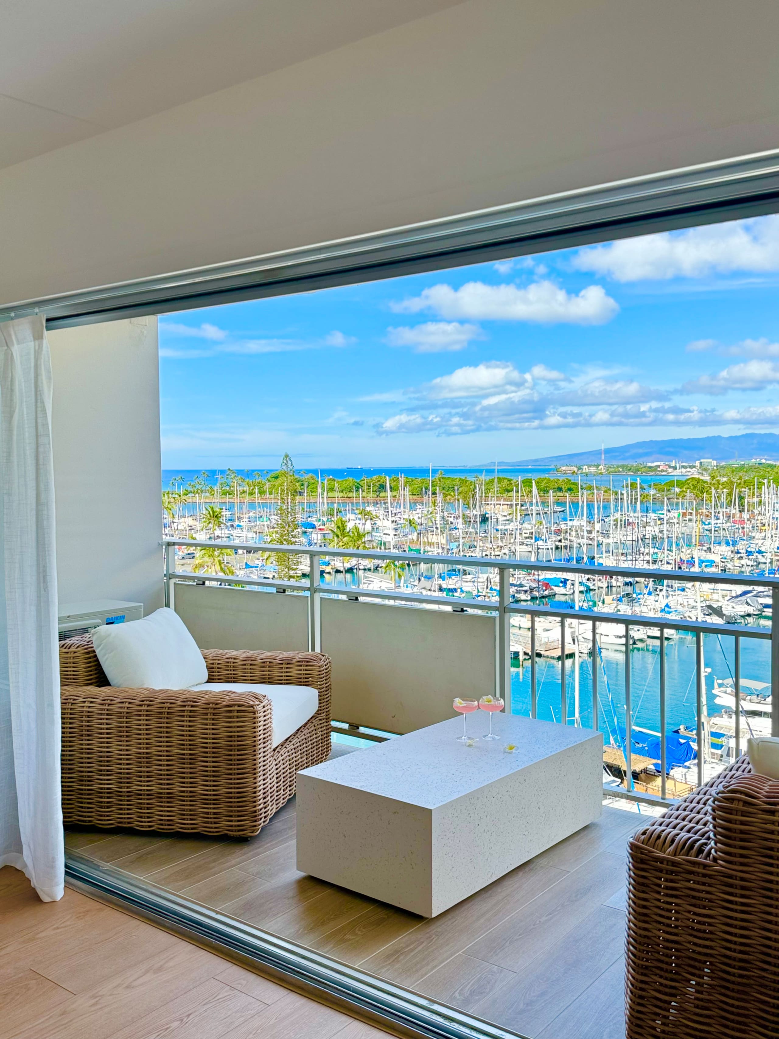 Condo in Honolulu · ★4.93 · 1 bedroom · 2 beds · 1 private bath - Image 1