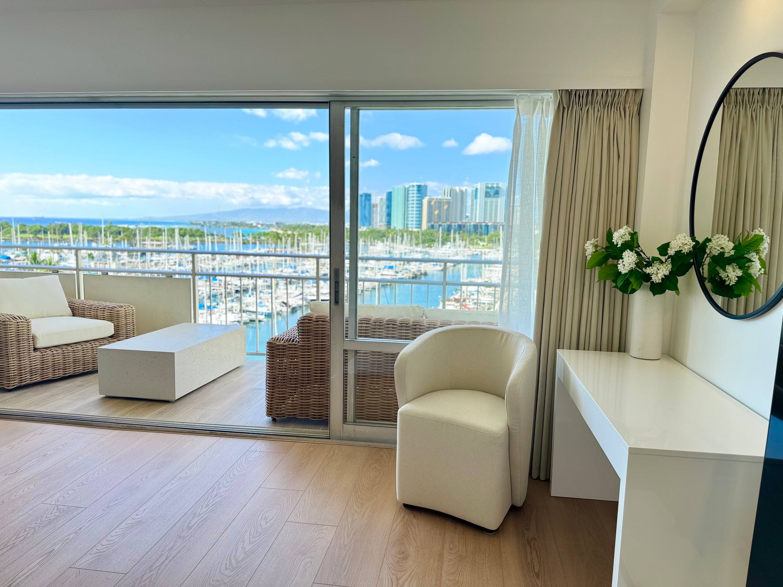 Condo in Honolulu · ★4.93 · 1 bedroom · 2 beds · 1 private bath - Image 13
