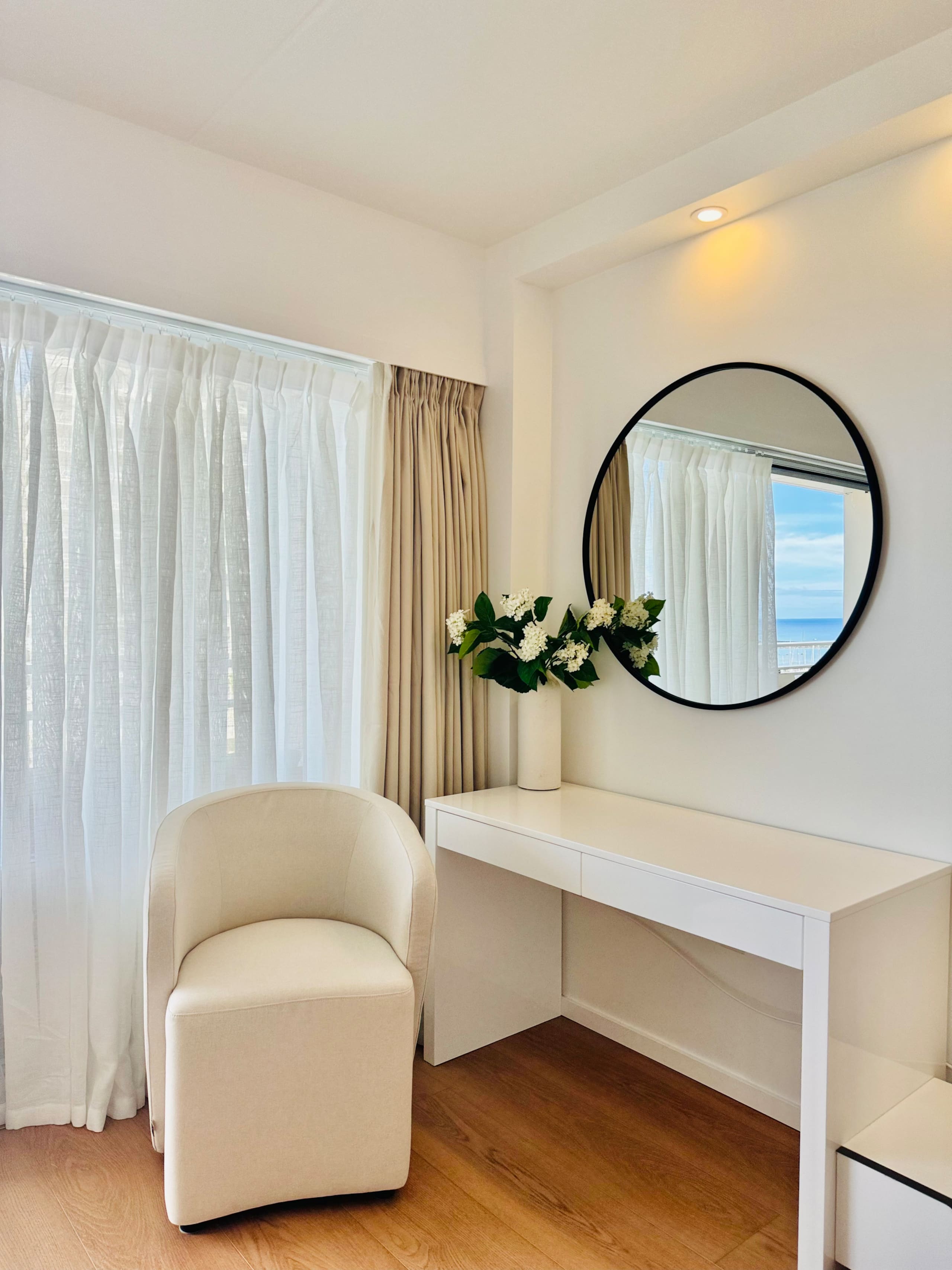 Condo in Honolulu · ★4.93 · 1 bedroom · 2 beds · 1 private bath - Image 17
