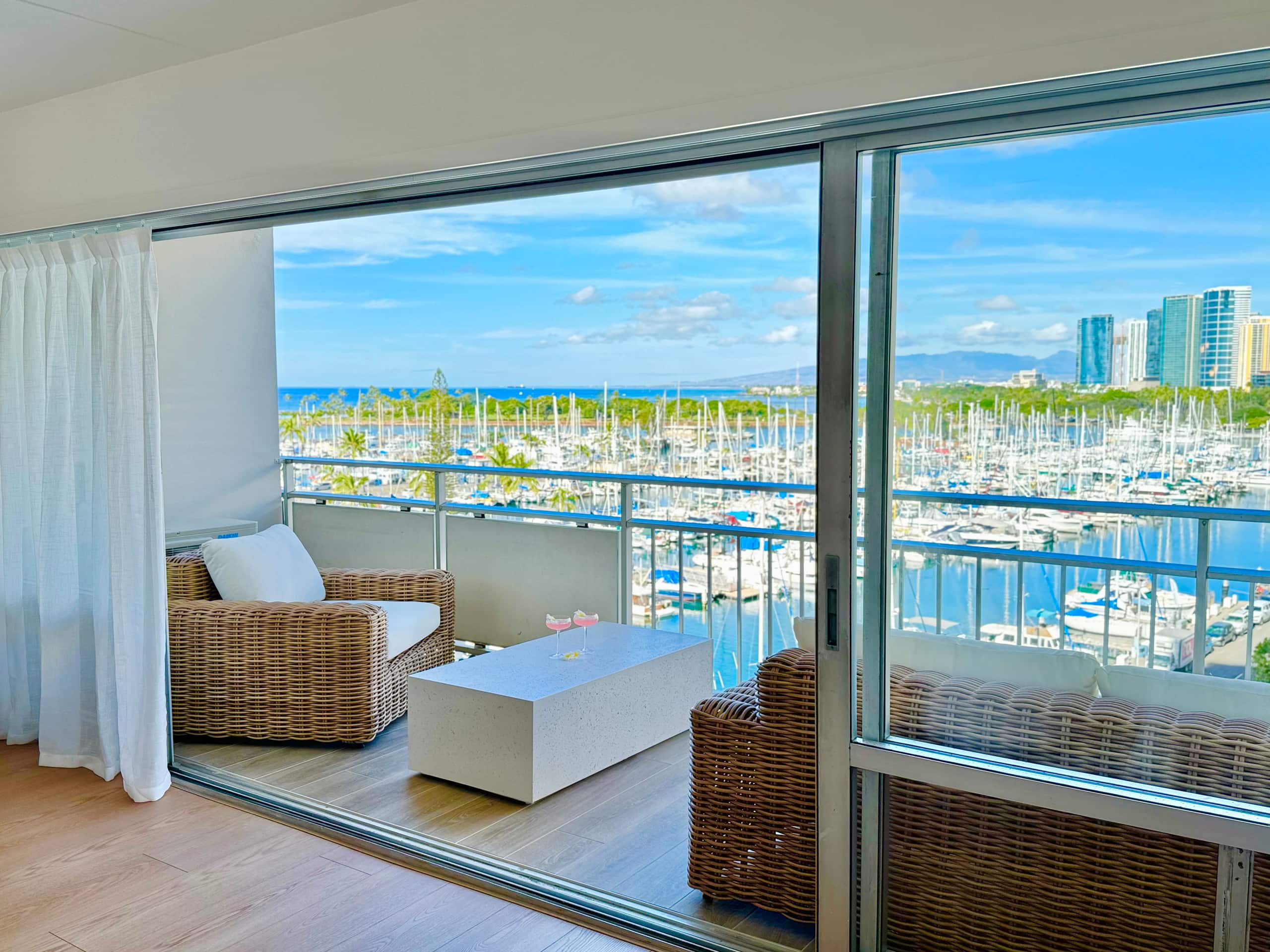 Condo in Honolulu · ★4.93 · 1 bedroom · 2 beds · 1 private bath - Image 2