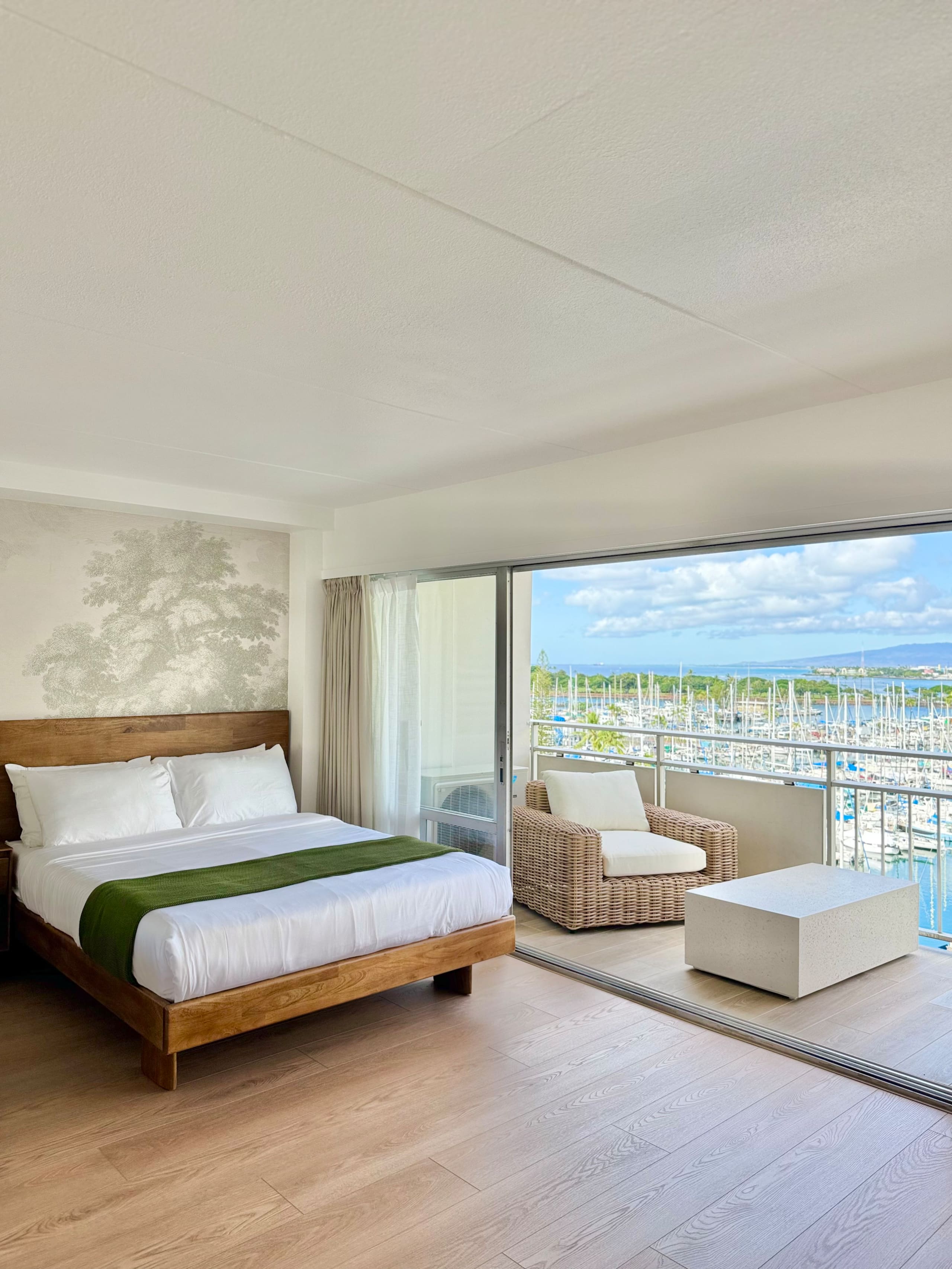 Condo in Honolulu · ★4.93 · 1 bedroom · 2 beds · 1 private bath - Image 20