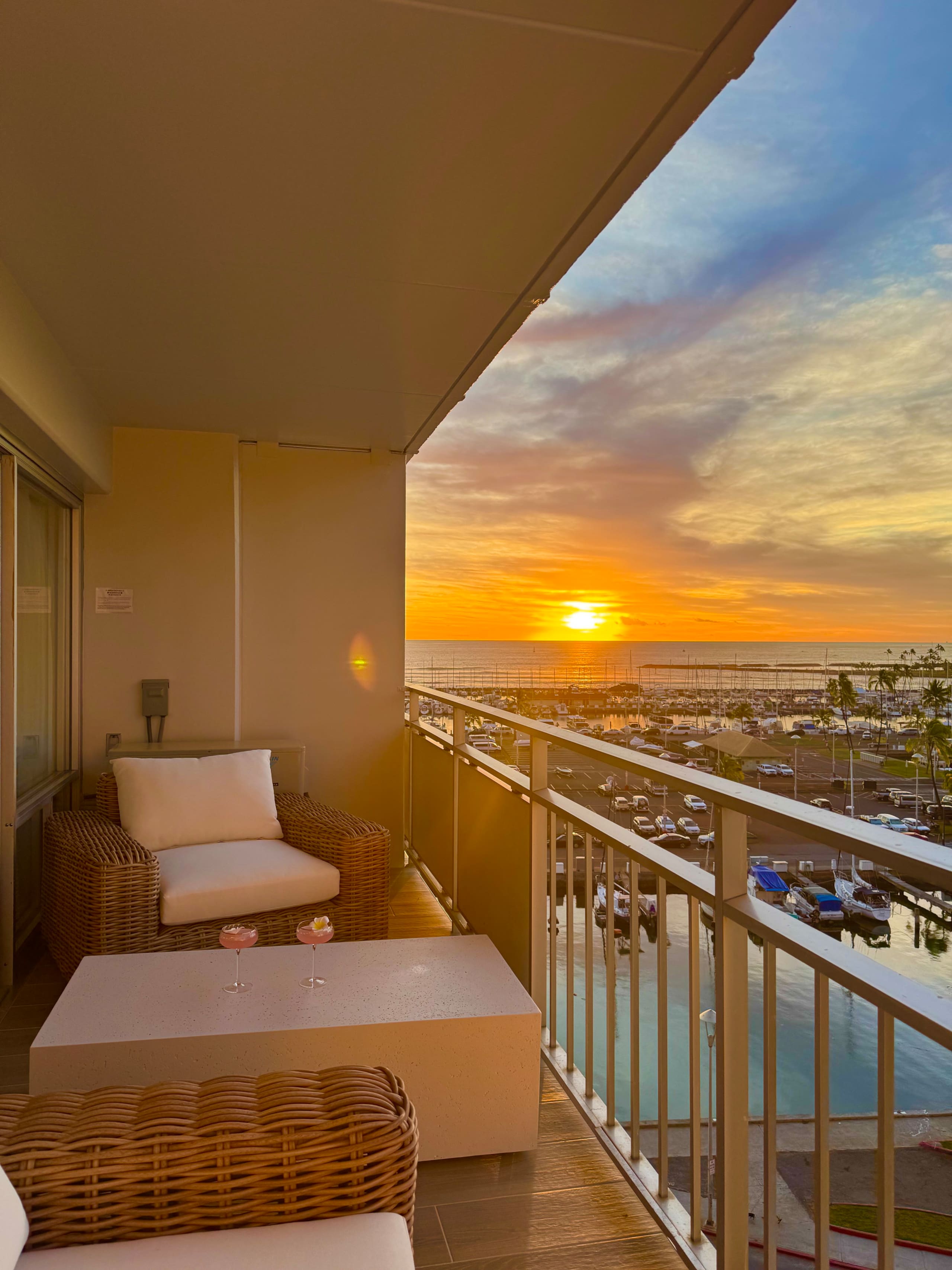Condo in Honolulu · ★4.93 · 1 bedroom · 2 beds · 1 private bath - Image 8