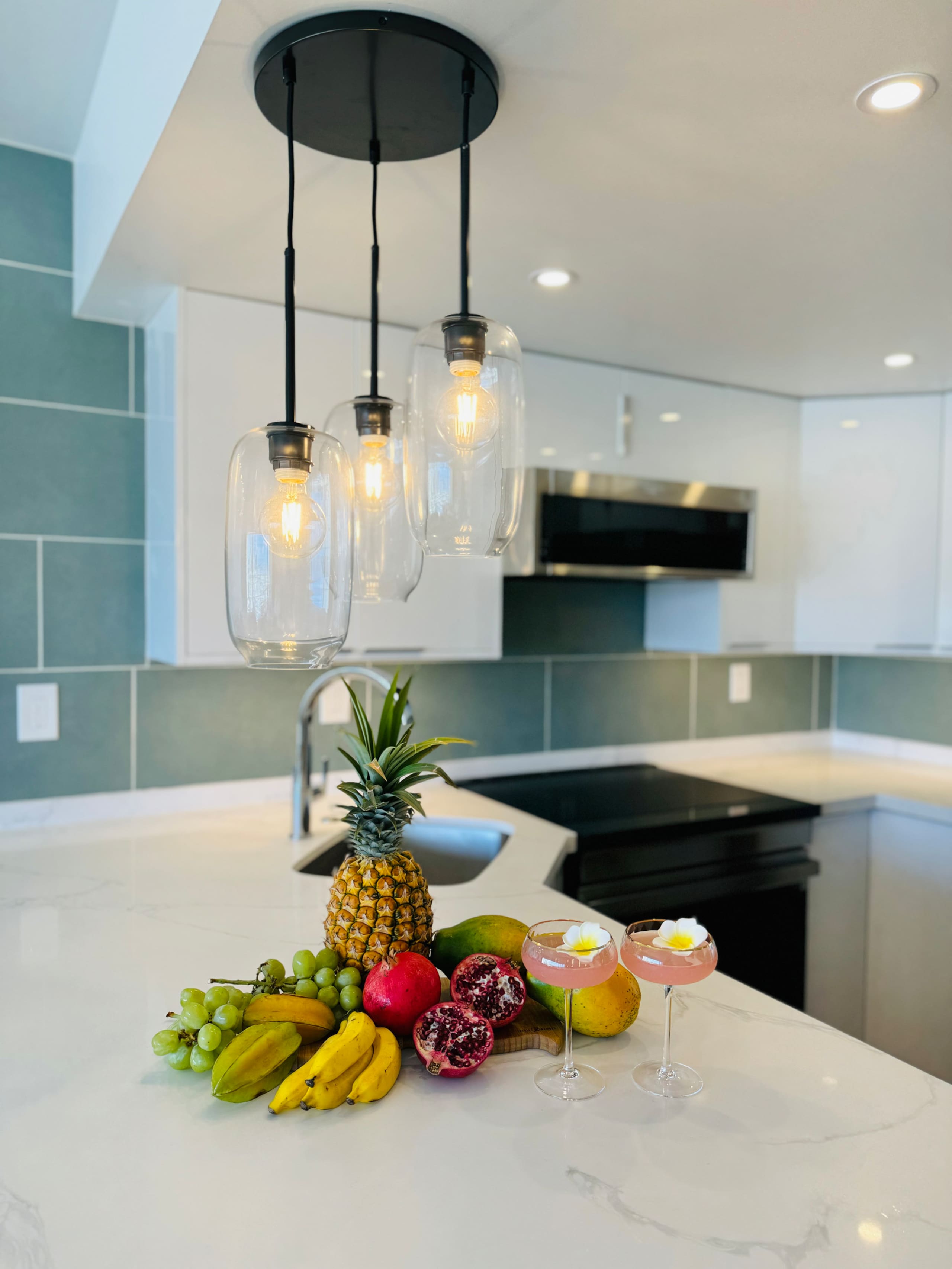 Condo in Honolulu · ★4.93 · 1 bedroom · 2 beds · 1 private bath - Image 27