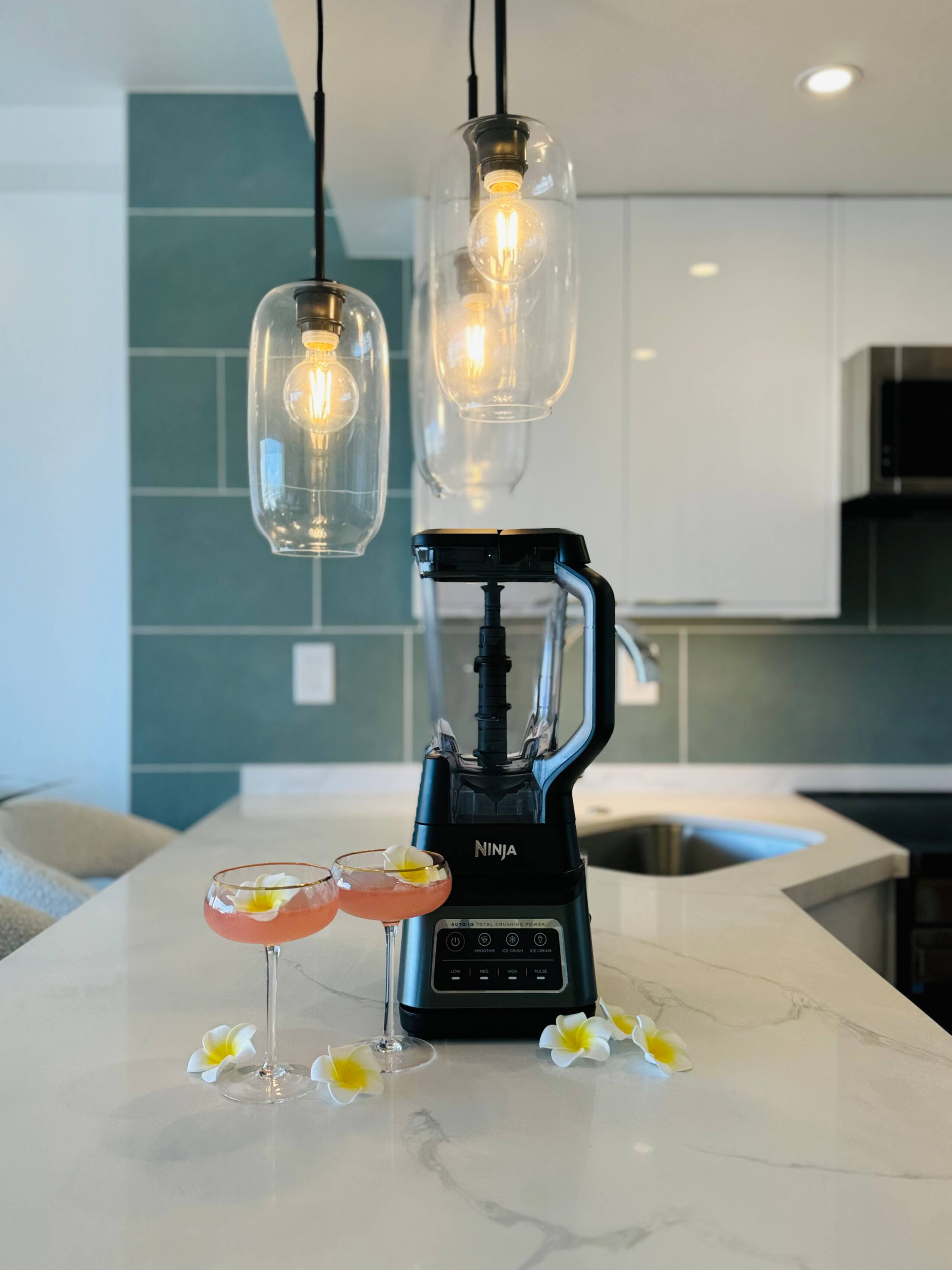 Condo in Honolulu · ★4.93 · 1 bedroom · 2 beds · 1 private bath - Image 33