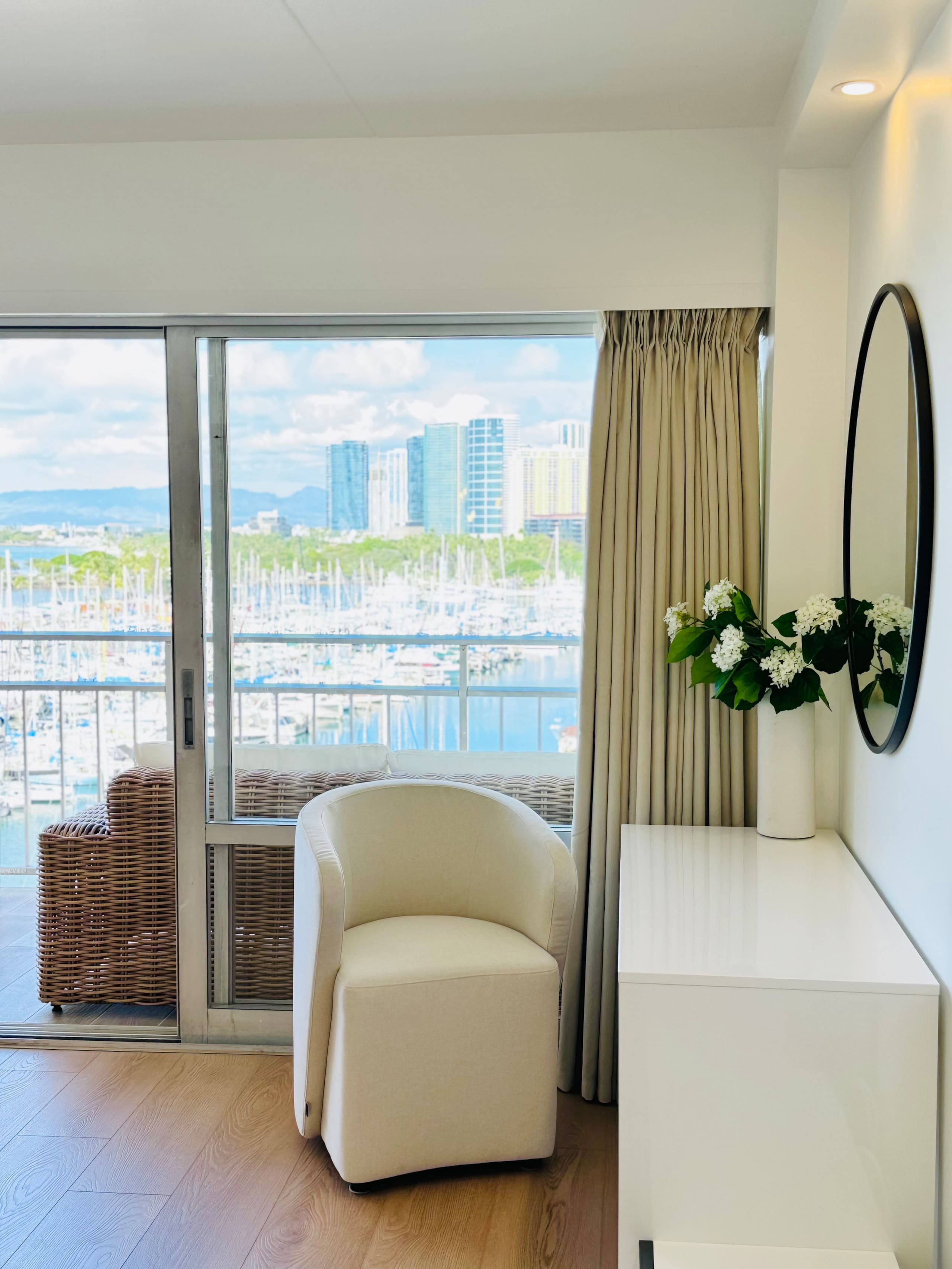 Condo in Honolulu · ★4.93 · 1 bedroom · 2 beds · 1 private bath - Image 16