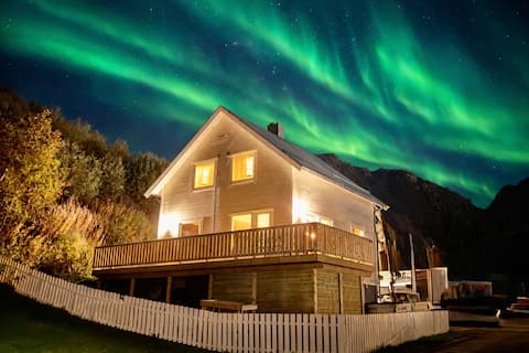 Sandersstua Ⅱ Stamsund big Hot Tub & Fireplace