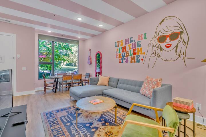 The NEW Swiftie Suite: Music Row Manor w/12 Beds! gallery image 2