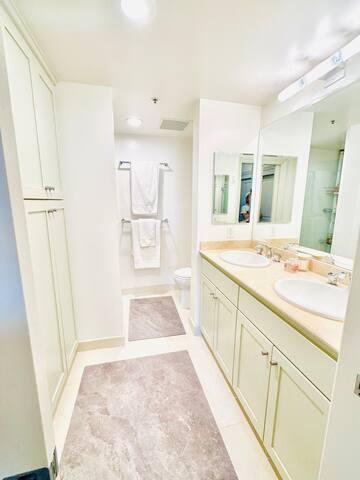 Spacious Modern Loft Steps from Moscone Center gallery image 5