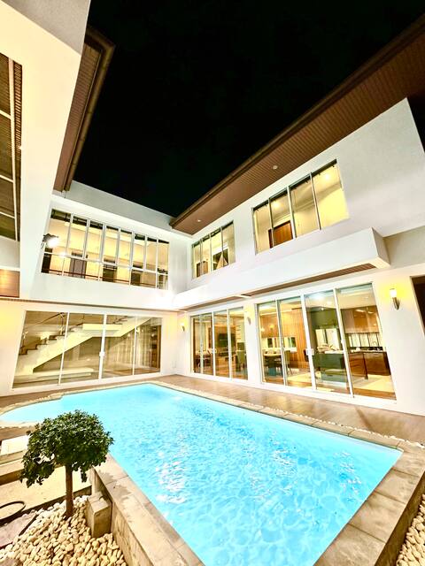 6BR luxury pool villa close to city and nimman中文服務