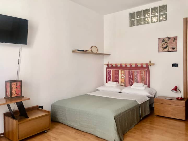 Lalbatro Guest House - Bari