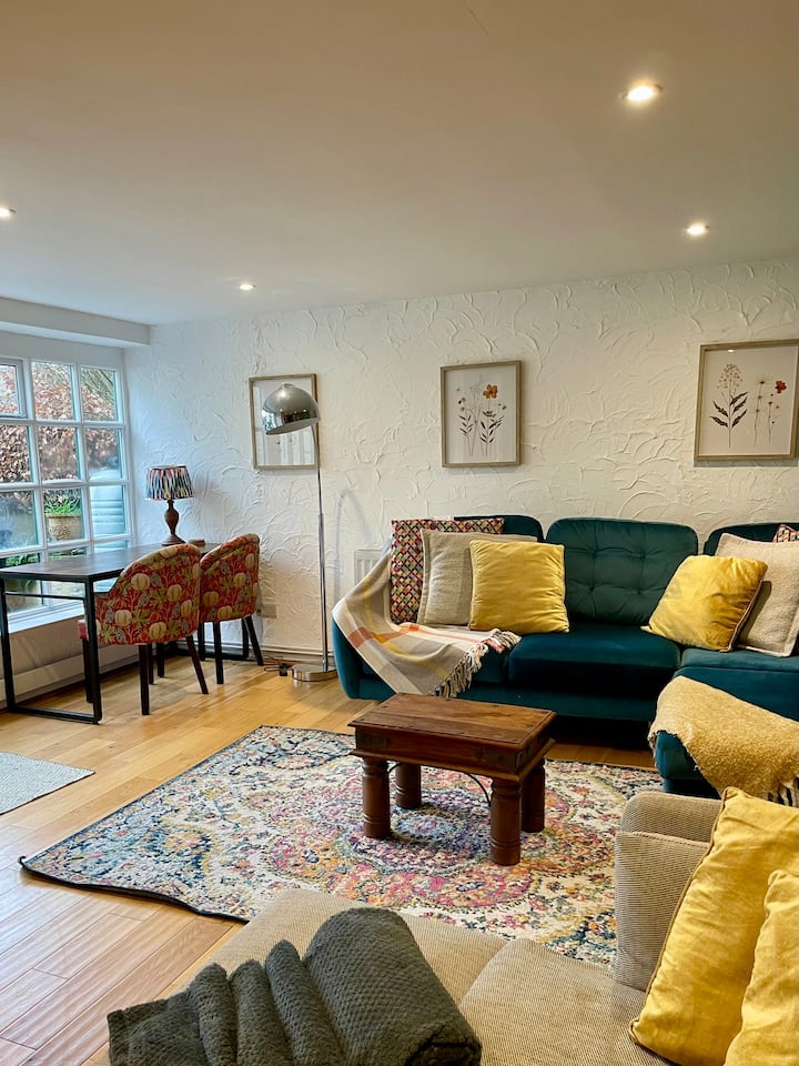 Dene Cottage | Garden & Log Burner | Dogs Welcome - Bakewell