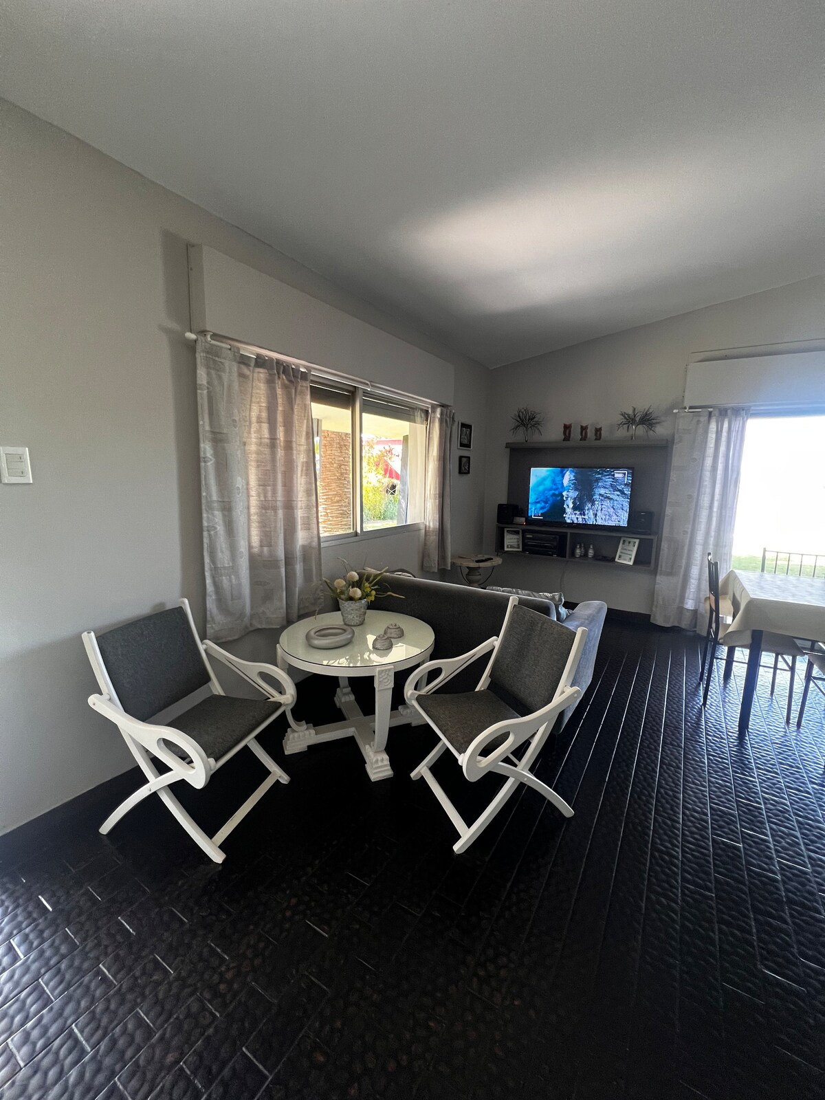 Top Airbnb: House with a coast on Lake San Roque en Villa Parque Siquiman
