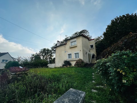 House on Montlhéry Tower Hill - 30km from Paris