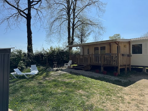Air-conditioned mobile home for 5 people, CMP 3* Paris 45 km away