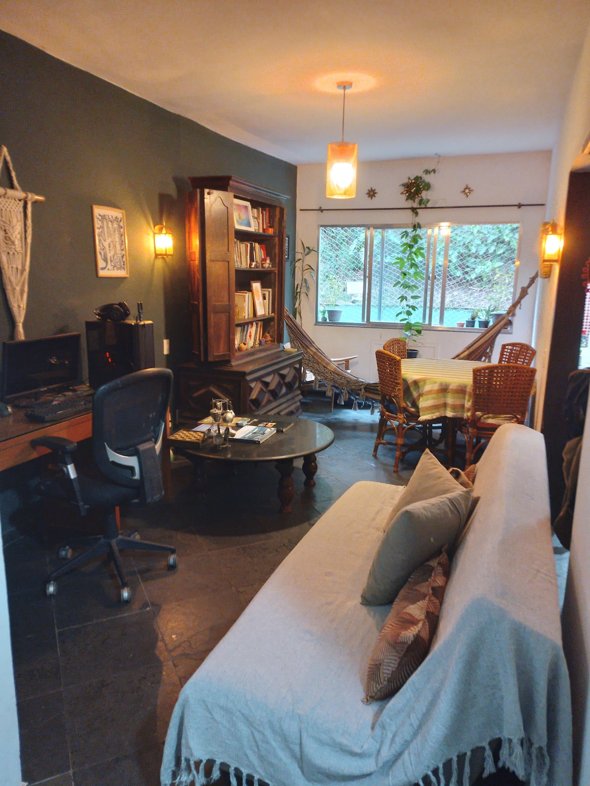 Successful Airbnb property: Excellent 2 bedrooms with pool! in Rio Comprido