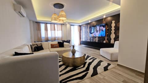 High standing apartment, pool, gym