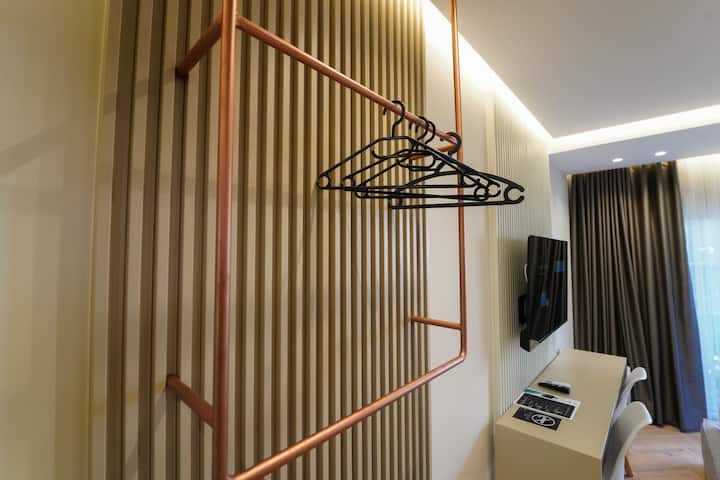 2 Steps From City Center Apt 3.3 - ティラーナ
